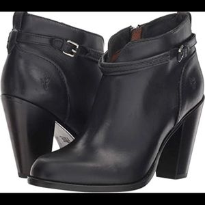 FRYE Jenny Seam short bootie black size 8